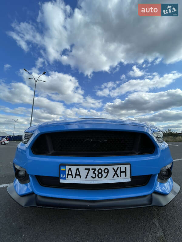 Купе Ford Mustang 2016 в Киеве