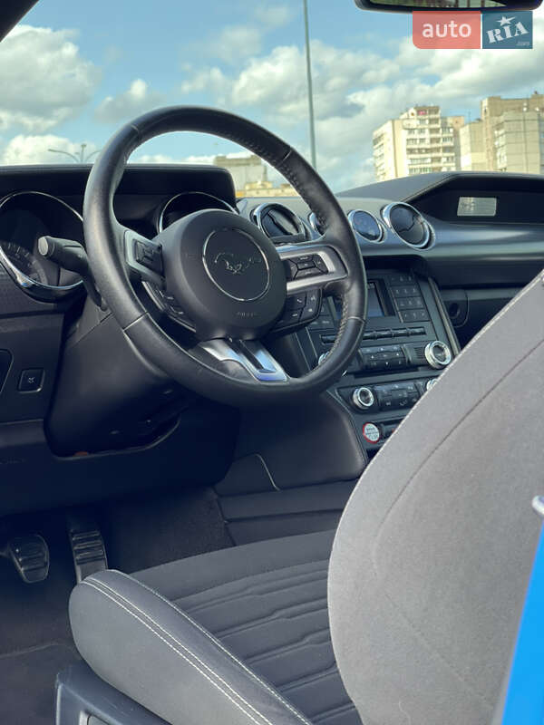 Купе Ford Mustang 2016 в Киеве