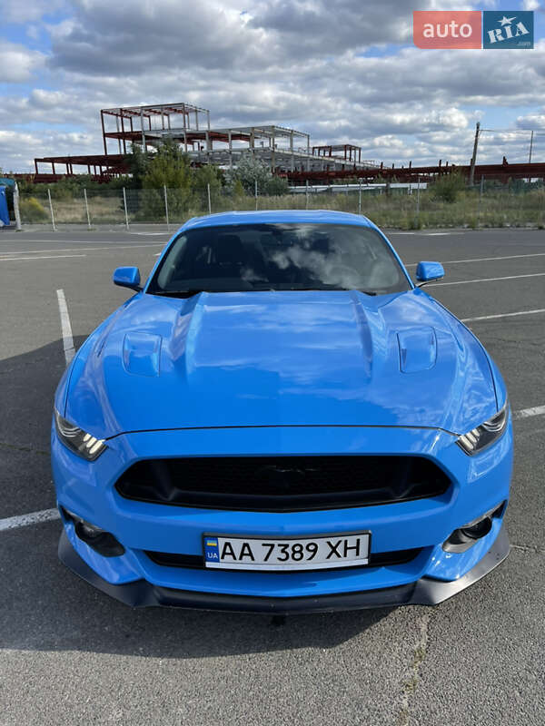 Купе Ford Mustang 2016 в Киеве