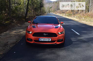 Купе Ford Mustang 2014 в Долине