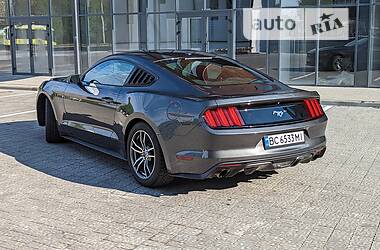 Купе Ford Mustang 2015 в Львове