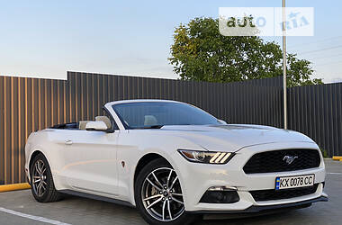 Кабриолет Ford Mustang 2017 в 