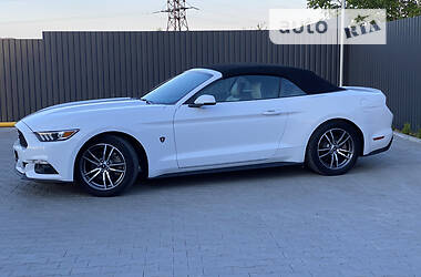 Кабриолет Ford Mustang 2017 в 