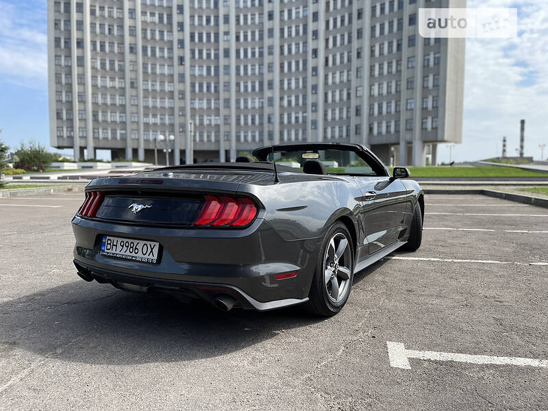 Кабріолет Ford Mustang 2019 в Львові