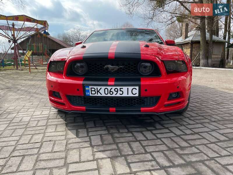 Купе Ford Mustang 2012 в Ровно