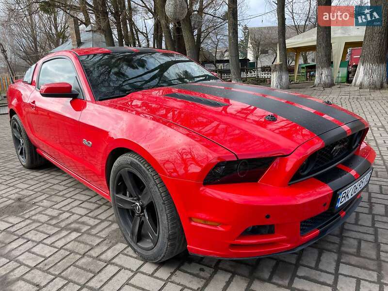 Купе Ford Mustang 2012 в Ровно