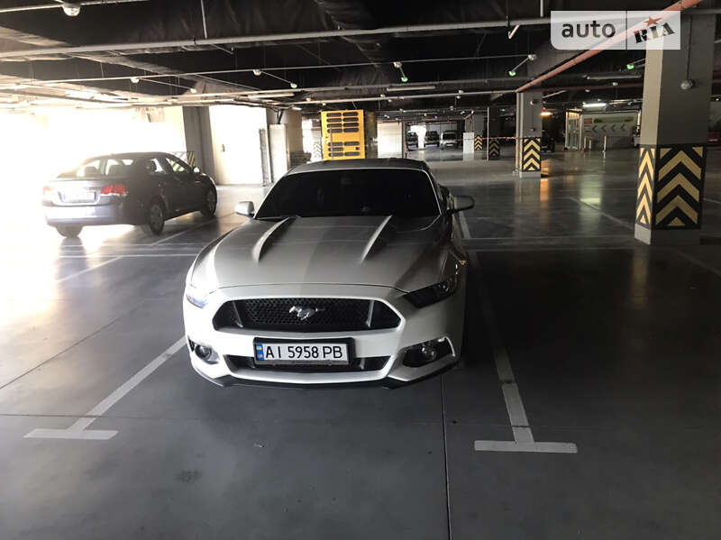 Купе Ford Mustang 2017 в 