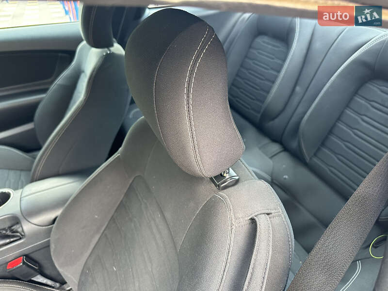 Купе Ford Mustang 2015 в Киеве