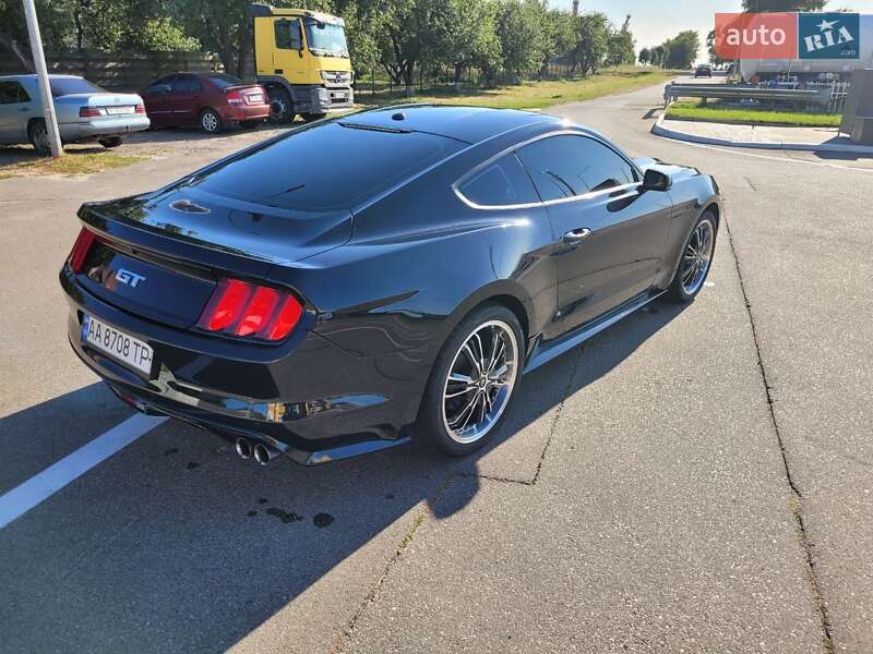 Купе Ford Mustang 2015 в Києві