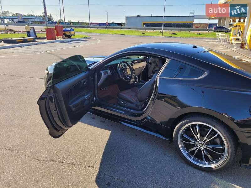 Купе Ford Mustang 2015 в Києві