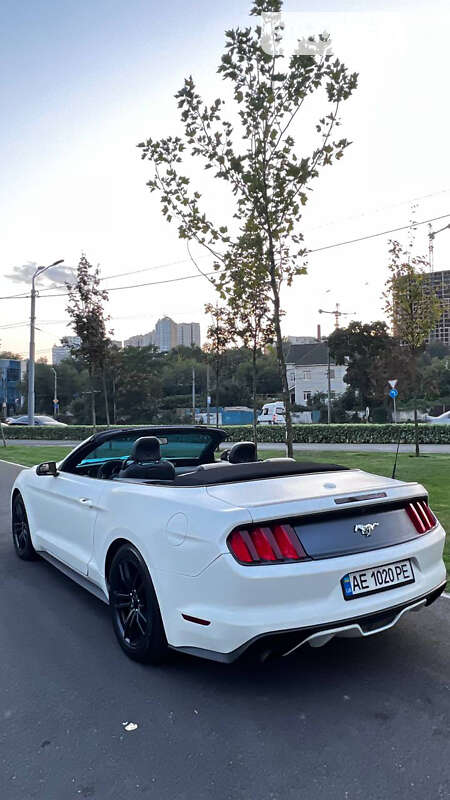 Кабриолет Ford Mustang 2016 в Днепре