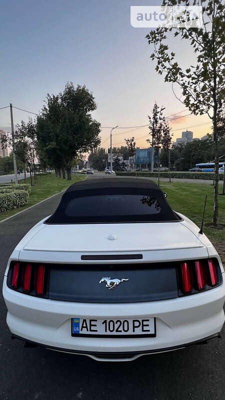 Кабриолет Ford Mustang 2016 в Днепре