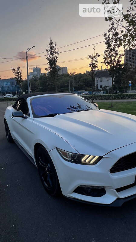Кабриолет Ford Mustang 2016 в Днепре