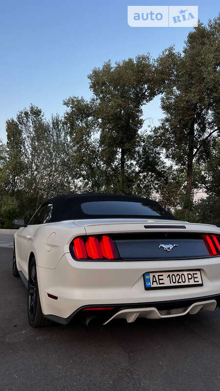 Кабриолет Ford Mustang 2016 в Днепре