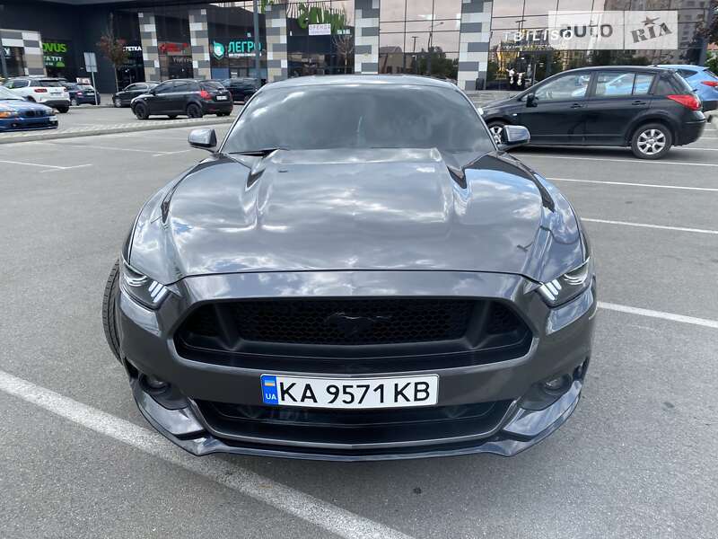 Купе Ford Mustang 2015 в Киеве