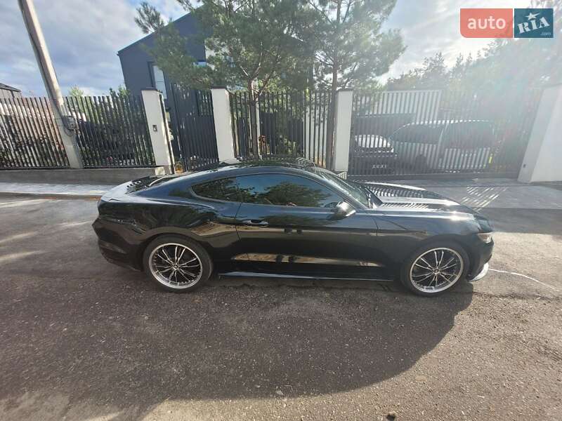 Купе Ford Mustang 2015 в Києві