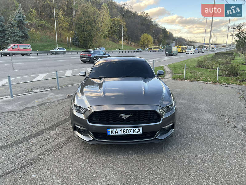 Купе Ford Mustang 2015 в Киеве