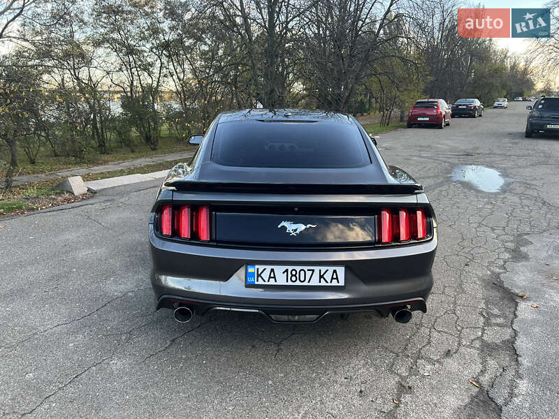 Купе Ford Mustang 2015 в Киеве