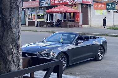 Кабриолет Ford Mustang 2017 в 