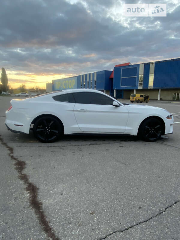 Купе Ford Mustang 2017 в Кременчуге