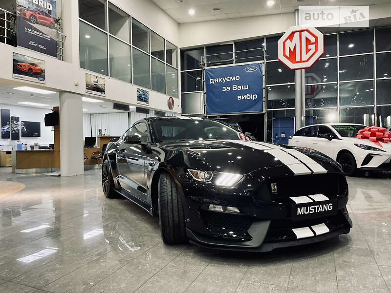 Купе Ford Mustang 2017 в 