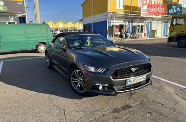 Кабриолет Ford Mustang 2017 в 
