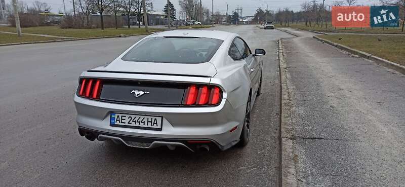 Купе Ford Mustang 2015 в Днепре