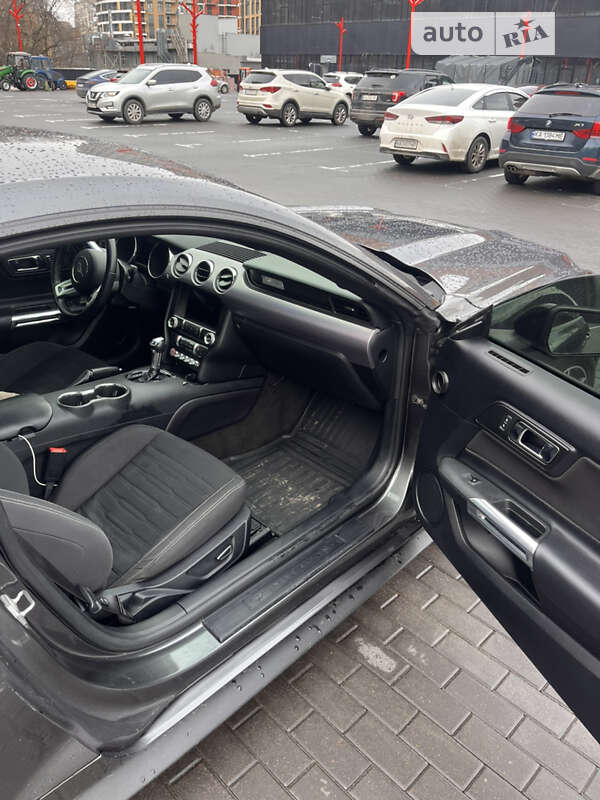 Купе Ford Mustang 2015 в Києві