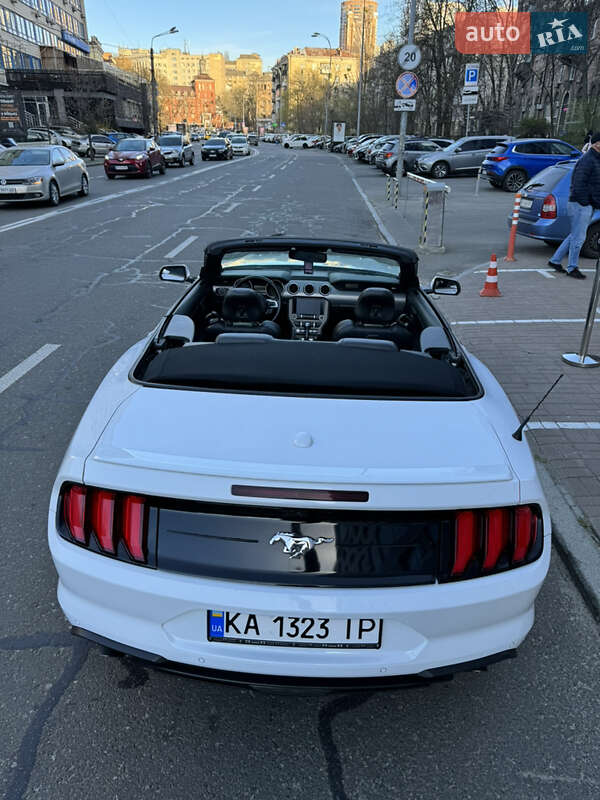 Кабріолет Ford Mustang 2020 в Києві