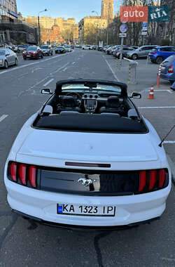 Кабриолет Ford Mustang 2020 в 