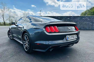 Купе Ford Mustang 2015 в Иршаве