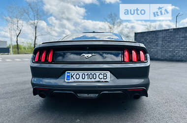 Купе Ford Mustang 2015 в Иршаве