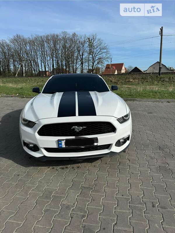 Купе Ford Mustang 2015 в Луцке