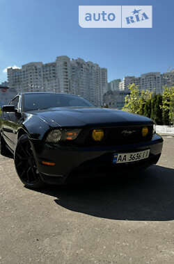 Купе Ford Mustang 2012 в Киеве