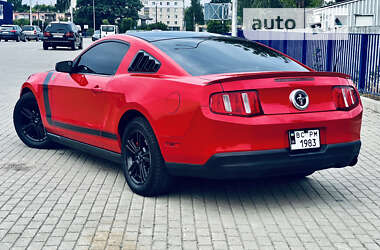 Купе Ford Mustang 2009 в Львове