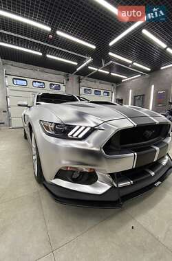 Купе Ford Mustang 2016 в Киеве