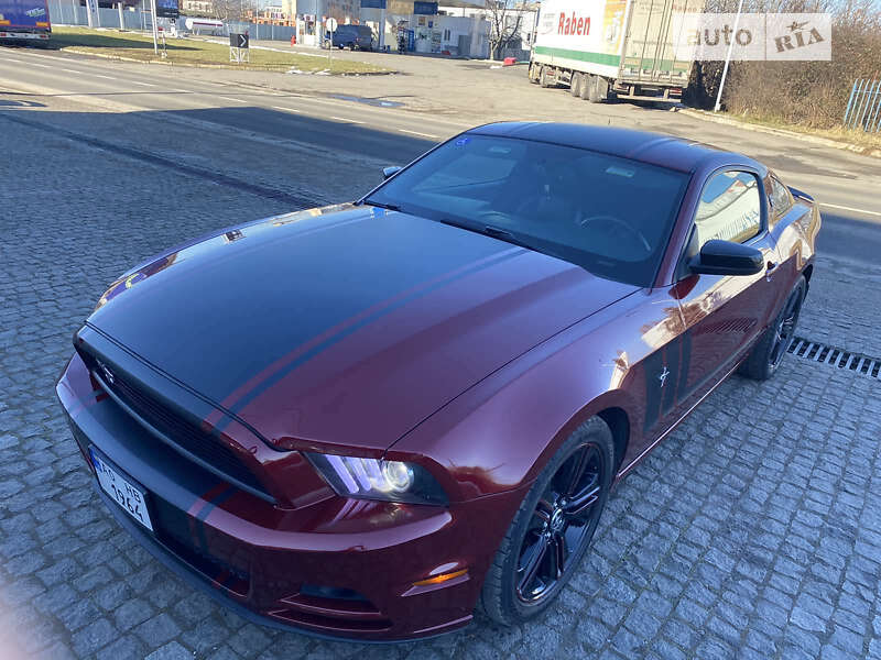 Купе Ford Mustang 2013 в Ужгороде