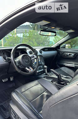 Купе Ford Mustang 2015 в 