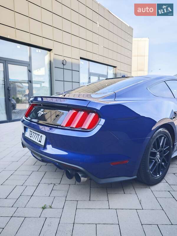 Купе Ford Mustang 2015 в Тячеве