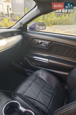 Купе Ford Mustang 2015 в 
