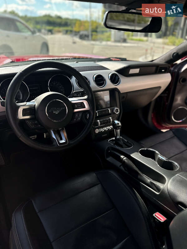 Купе Ford Mustang 2016 в Киеве