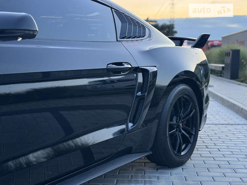 Купе Ford Mustang 2017 в Тячеві