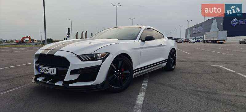 Купе Ford Mustang 2016 в Львове