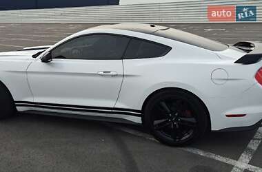 Купе Ford Mustang 2016 в Львове