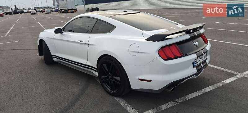 Купе Ford Mustang 2016 в Львове
