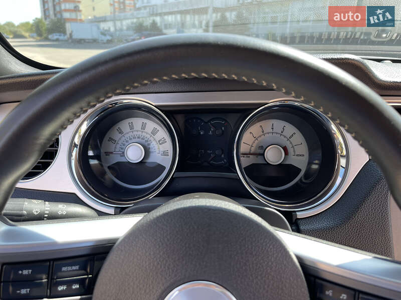Купе Ford Mustang 2010 в Николаеве