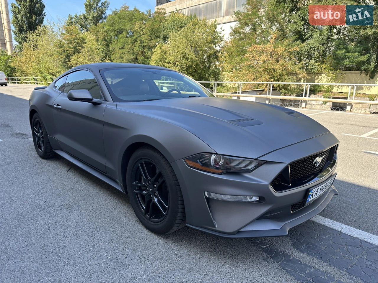 Продається 460 американських коней під одним капотом всього по 58 долл 70 центів (!!!) за кожного. Цей апарат просто мрія починаючого брикуна-кріптовалютчика. Крутний момент 530 Нм забезпечить пересування боком на протязі всього року, а впевнений розгін до 100 км/ч за 4,8 сек дозволяє заїхати майже в кожну щілину без мила. Цей породистий красень порадує власника приємним гуркітом вихлопної системи і довгим капотом, шкіряними сідушками з вентиляцією і гарним саундом стереосистеми, безрамочними вікнами дверей і комфортною підвіскою. Все обслужене і працює. Це 8 горшков бро, вимираючий дінозавр. Треба спасать як умога скоріше. Інакше все буде тесла зікр біда…
Готовий до будь-яких перевірок та відповім на додаткові питання.
На авто вже встановлена літня гума. Є комплект зимової. Все грає, тільки дуй. 