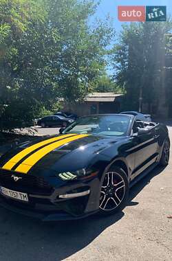 Кабриолет Ford Mustang 2019 в 