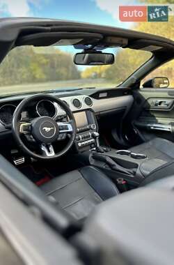 Кабриолет Ford Mustang 2015 в 