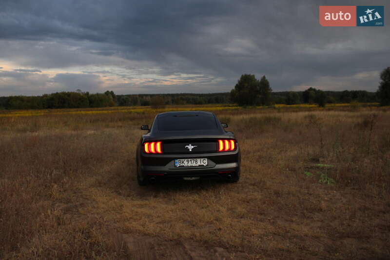 Купе Ford Mustang 2018 в Киеве